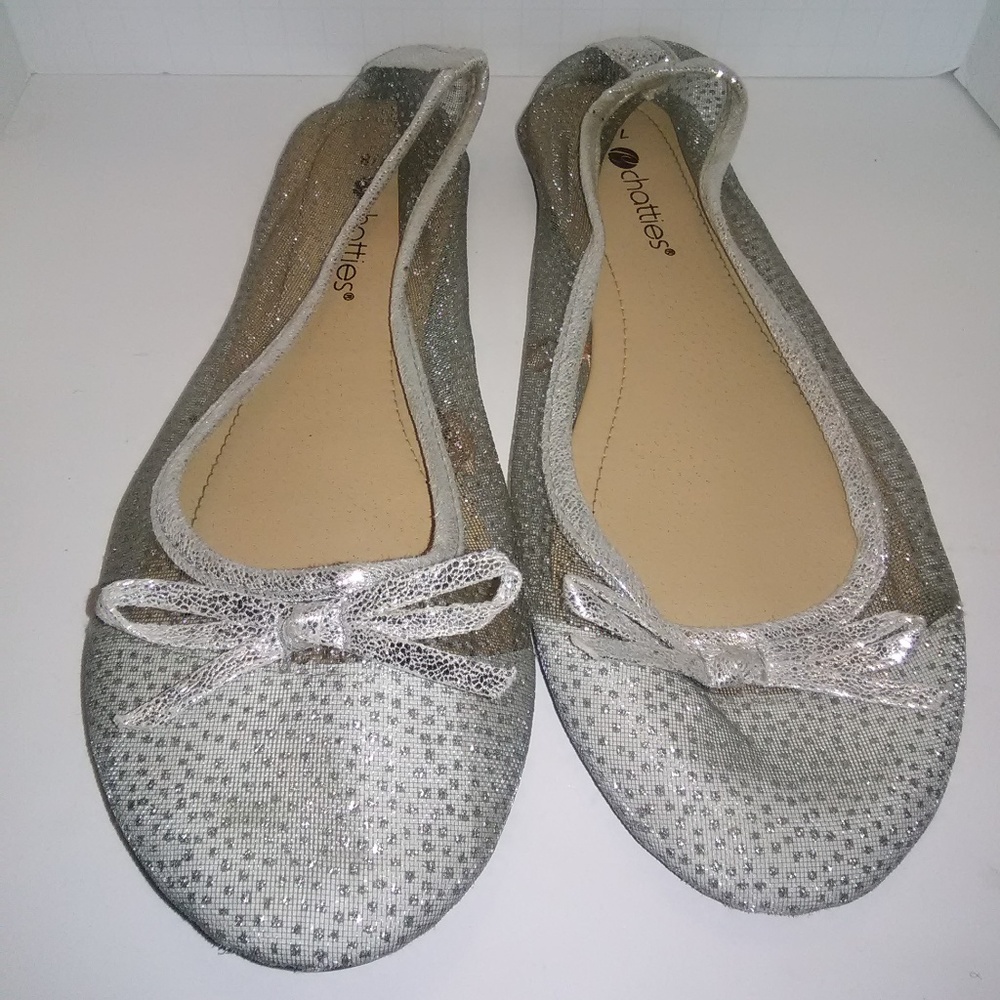 Chatties Silver Slip on Flats Size 7/8